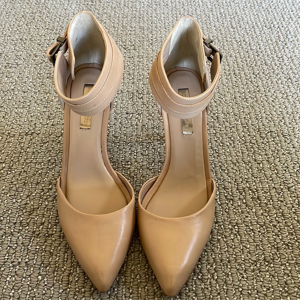 BCBGMAXAZRIA - size 9M